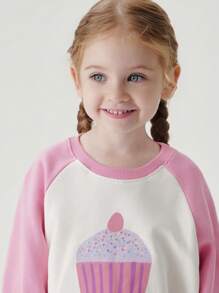 MARC&JANIE Bluza z nadrukiem Young Girl Cake & Letter Graphic Raglan Sleeve - Wyrazisty róż - Zobacz 3