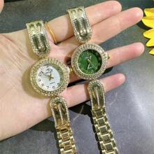 1 Stück Vintage Goldfarbene Runde Wasserdichte Quarzuhr, Modisch Elegante Personalisierte Damenuhr Geeignet Für Tägliche Dekoration, Anwendbar Für Damen Alltägliches Tragen, Partys, Bankette, Dates, Feste, Geschenk Armband Dekoration