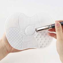 1pc Silicone Apple Shaped Brush Cleaning Mat With Suction Cup, Portable Makeup Brush Cleaner