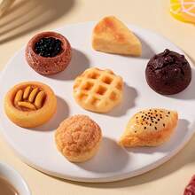 50 Peças Mini Enfeites de Comida, Réplicas Realistas de Alimentos, Enfeites Realistas Criativos de Alimentos, Modelos Realistas de Alimentos, Modelos de Pão, Bolo e Pastelaria, Decoração em Miniatura, Artesanato em Resina, Mini Itens Decorativos, Melhores Presentes de Sobremesas Realistas - Multicolorido - Visão 9