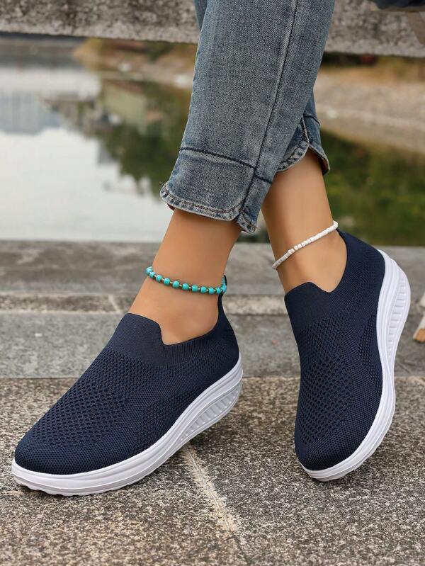 2025 neue leichte, atmungsaktive, schnürbar einfache Tanzschuhe für Damen, waschbare Sneaker mit Keilabsatz, geeignet für Sport, Laufen, Lässig kleidung