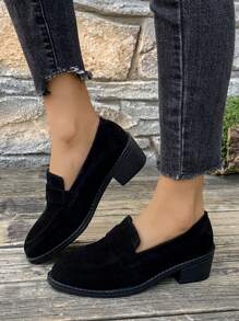 Plus Size Women's Minimalist Solid Color Suede Loafers, Versatile
