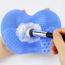 1pc Silicone Apple Shaped Brush Cleaning Mat With Suction Cup, Portable Makeup Brush Cleaner