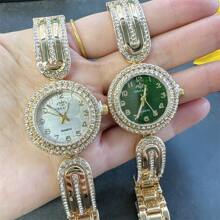 1 Stück Vintage Goldfarbene Runde Wasserdichte Quarzuhr, Modisch Elegante Personalisierte Damenuhr Geeignet Für Tägliche Dekoration, Anwendbar Für Damen Alltägliches Tragen, Partys, Bankette, Dates, Feste, Geschenk Armband Dekoration