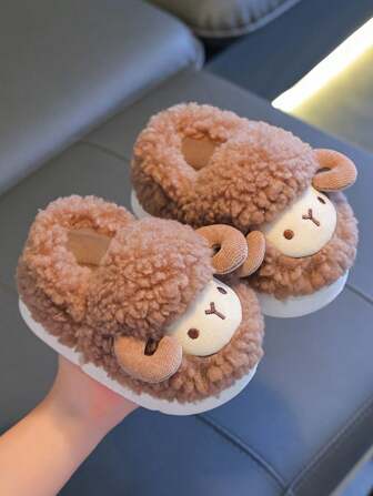 1 双可爱 3D 绵羊设计儿童拖鞋，毛绒卡通男童家居鞋，冬季