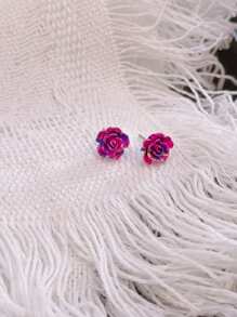 1 对透明白色迷你玫瑰耳钉，可爱优雅的女士日常珠宝 - 花朵 - 查看 16