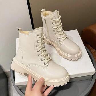 Nouvelles bottes d'hiver 2025, bottes femme matelassées chaudement, chaussures femme mode décontractée, bottines en cuir, bottes courtes noires et blanches, bottes courtes femme à lacets et fermeture à glissière latérale, assorties avec une robe noire