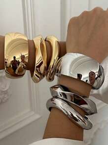 RIINHOO 1pc Vintage Minimalist Asymmetrical Metal Water Drop Snake Cuff Bracelet, Personalized Exaggerated Simplified Geometric Abstract Design Luxury Elegant Bangle, Suitable For Women's Daily Commute, Holidays Gift, Friends Gathering And Banquet, Fashion Street Shooting, Runway Accessory