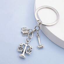 1 件欧美风格平衡正义天平钥匙扣，送给法学院学生、律师、法官的礼物 - 打字機 - 查看 1