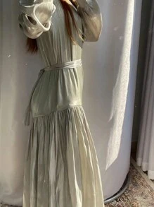 Women's Pleated Dress, Long Sleeve, Round Neck, Elegant And Simplistic