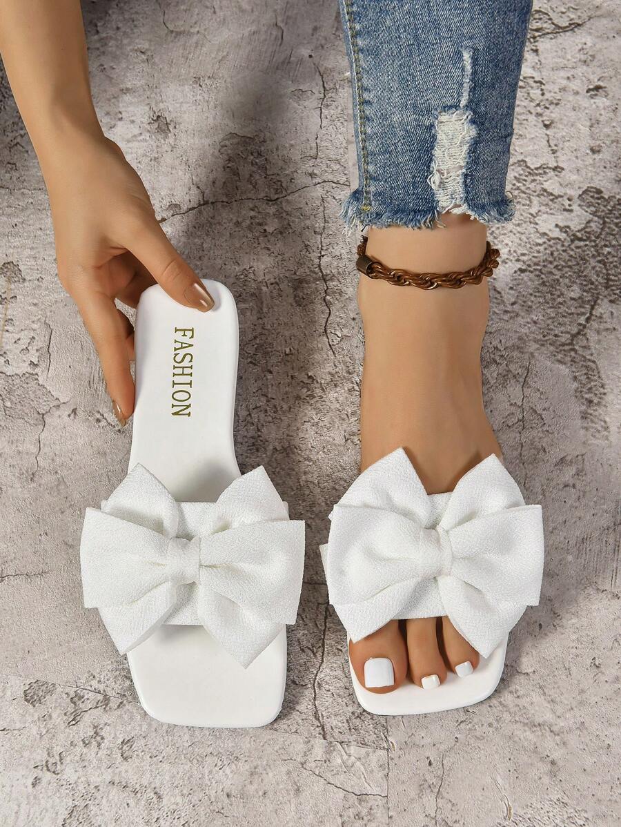 Damskie sandały z kwadratowym noskiem i kokardą w dużych rozmiarach - Biały - Zobacz 1