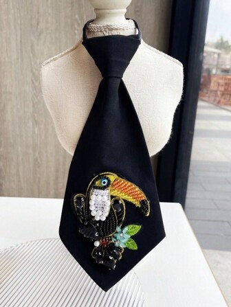 1 st svart broderad papegojpärldekor kort slips, matt polyestertyg, 25 cm kort längd, 3D-broderi, pärldekorationer, justerbar tryckknappsknäppning, lämplig för musikfestivalkläder, vardagskläder, födelsedagspresent, vår-/höstmode för klänning till juldekoration