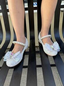 Sapatos de salto alto brancos brilhantes com strass e pérolas, perfeitos para meninas. Pingente de borboleta colorido com strass e cristais. Versáteis para todas as estações. - Branco - Ver 2