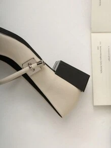 2025 Neue Spitzschuh-Flachschuhe für den Frühling, elegante minimalistische modische vielseitige Damenschuhe mit dickem Absatz, mittlerem Absatz, beige Flach-Lässig-Schuhe