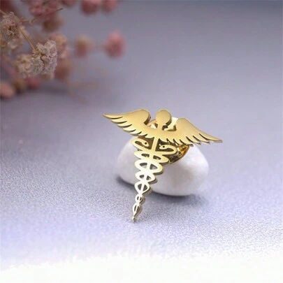 1 件不锈钢复古蛇纹胸针，希腊神话双蛇与翅膀双蛇杖医学符号胸针，送给医生和护士的最佳礼物，可别在衣服包饰物学校 Kpop 背包教师用品包饰物可爱办公室配饰衬衫夹克珠宝圣诞节万圣节秋冬配饰，适合青少年、青年、男士、休闲、户外、运动、度假、毕业礼物、生日、日常穿着衣服别针有趣的教师礼物