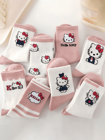  随机发货 1PC/3PC/4PC/5PC/6PC/8PC/10PC/12PCSanrio Hello Kitty Kuromi Melody 卡通动漫图案儿童中长袜，春夏运动袜，透气、防臭、吸汗袜子适合 9-25 岁。