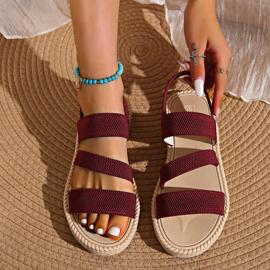 女士平底时尚户外百搭软底沙滩凉鞋