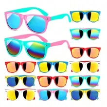 Set de 6 artículos de regalo temáticos de playa, piscina y fiesta de cumpleaños, entre los que se incluyen bolsas de regalo, accesorios para el verano y la piscina, y detalles de fiesta con temática oceánica y de tiburones