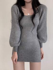 方领泡泡袖弹力修身长袖毛衣连衣裙