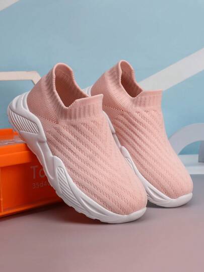 Nuevos zapatos de punto ligeros y versátiles para niños de talla media y grande, zapatos tipo calcetín elásticos negros para niños