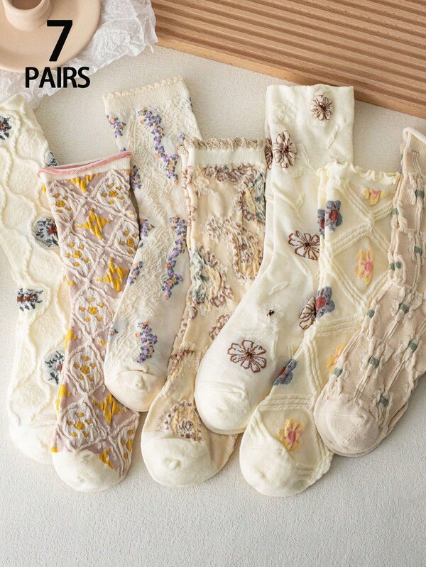 7 Pairs Women Crew Socks, White With 3D Floral Print, Fashionable And Versatile, Soft And Comfortable, Moisture Wicking