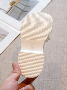 1 Pair Girls Beige Pearl Bowknot Flat Sandals, Versatile & Simple Fairy Style Outdoor Shoes For Children