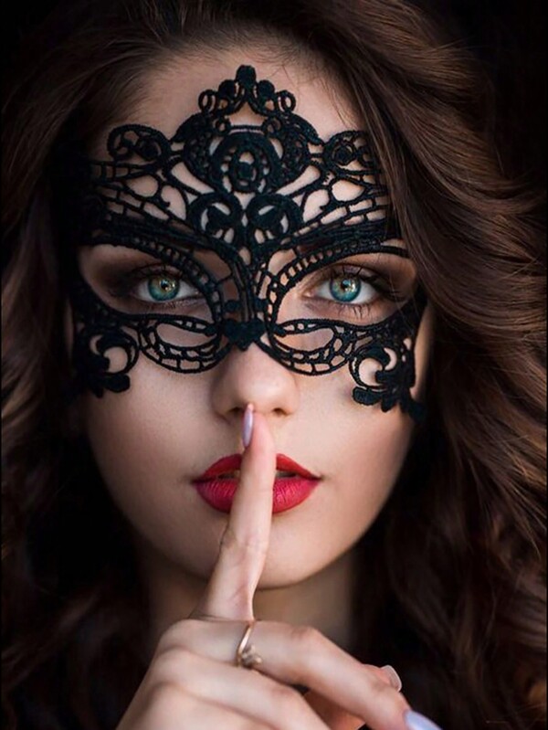 1pc Luxurious Lace Eye Mask, Masquerade Design, Prom, Cosplay, Costume Accessory, Comfortable Wear,Holiday Party