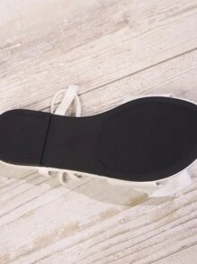 Giày sandal đế bằng cho nữ dự tiệc/đám cưới họa tiết hoa, buộc dây chéo, phong cách La Mã, thẩm mỹ tiên nữ, phù hợp với váy, có màu hồng, tím, xanh lam, đỏ, cam, đen, trắng - trắng - Xem 7