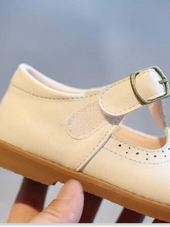 1 Pair Girls Plain Color Embossed PU Leather Flat Round Toe Retro Casual Shoes, Breathable & Comfortable, Suitable For School, Party, Spring/Summer