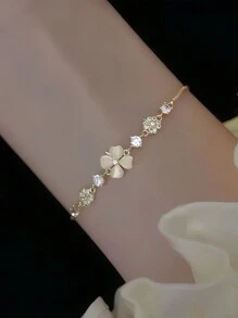 Sterling Silber Katzenauge Stein Herz-förmiger Kleeblatt Armband für Frauen, light Luxury, Nische Blumen Handschmuck, ziehbar und verstellbar Valentinstag