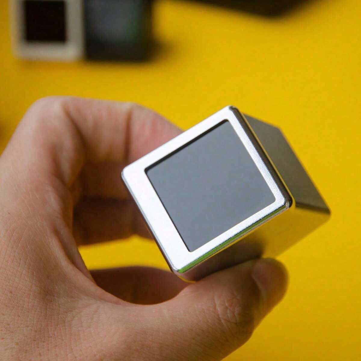 Geek-Magic Mini Display Cubo Ologramma 3D, Smart Italia