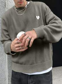 ANDREILEE 春/秋/冬 男女款休閒長袖圓領情人節鬆弛感時尚落肩簡約刺繡愛心圖案針織套頭衫 - 灰色 - 查看 5