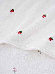 1 pièce Serviette décorative en polaire de corail brodée de fraises, serviette de bain/de toilette absorbante et douce, décoration de maison et de salle de bain