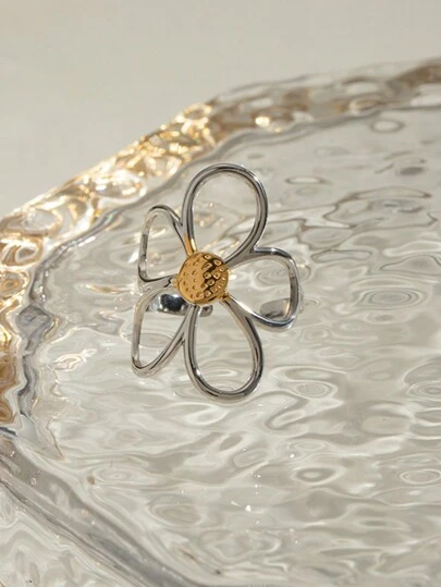 Uworld 1Pc Retro Creative Gold And Silver Color Matching Hollow Flower Design Stainless Steel 18K Gold Plated High Quality Waterproof Women's Ring Suitable For Daily Wear Vacation Etc Valentines,Mom,Mother,Mother's Day,Gift