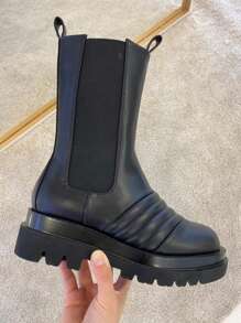 Płaskie Botki Z Grubą Pikowaną Podeszwą