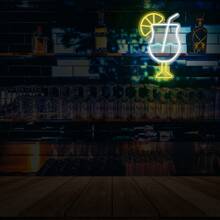 Insegna al neon a LED alimentata tramite USB - Disegno multicolore di un bicchiere da cocktail con fetta di limone - Decorazione da appendere a parete con interruttore per feste, bar, caffetterie, club, studi, gallerie, negozi - Senza batteria, 15,75x10,03 pollici, 1 pezzo