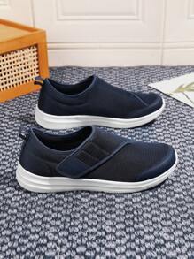 Tênis unissex de malha respirável, tênis de corrida leves e confortáveis, modelo slip-on, absorção de impacto, mocassins casuais, cano baixo, para homens e mulheres, primavera/verão.