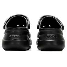 Crocs 复古  镂空木屐鞋，Croslite 闭孔树脂，轻便透气女士沙滩休闲凉鞋，舒适办公拖鞋 206302-001 - 黑色 - 查看 7