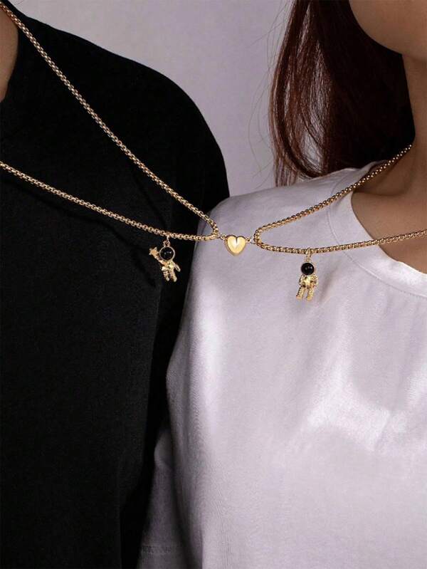 2pcs Astronaut Couple Necklaces, Unisex Spaceman Pendant Necklaces, Valentine's Day Christmas Gift