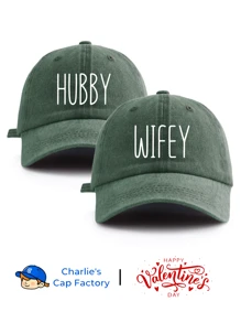 Bộ 2 mũ lưỡi trai bóng chày cổ điển unisex đã qua xử lý giặt - Chữ "HUBBY" & "WIFEY" giống nhau - Có nhiều màu sắc để lựa chọn - Mũ mềm mại kiểu "mũ bố" dành cho các cặp đôi trong tuần trăng mật, kỷ niệm và quà tặng ngày Valentine. - 2 miếng - Xem 11