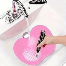 带吸盘的硅胶苹果设计粗糙纹理垫，硅胶粗糙纹理垫美容工具，化妆刷清洁垫，有大号和小号可供选择，圣诞礼物