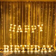 1 个 16 厘米 LED 发光字母灯，有 26 个字母和 10 个数字可供选择，适用于家庭、酒吧、婚礼、生日派对氛围装饰