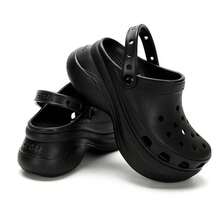 Crocs 复古  镂空木屐鞋，Croslite 闭孔树脂，轻便透气女士沙滩休闲凉鞋，舒适办公拖鞋 206302-001 - 黑色 - 查看 4