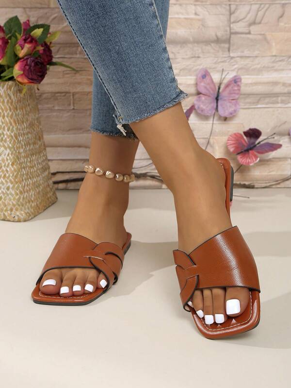 Damen Flache Sandalen, modische vielseitige Strand Soft-Sohle Quadratische Zehen Slip-On High-End Leder Sandalen