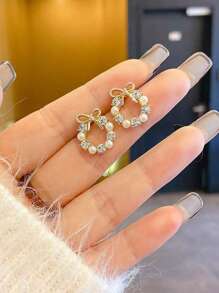 1 par de elegantes pendientes pequeños de mariposa con forma de O y strass - Unitalla - Ver 3