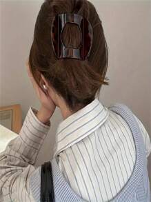 Set Of Minimalist Oval Hair Clips. 1pc Plastic Amber Leopard Print Hair Clip Set For Women, Large Size Hair Accessories, Aesthetic Geometric Hair Clips For Buns, Suitable For Teenagers And Adults, Ideal Choice For Valentine's Day Gift - Multicolor - View 8