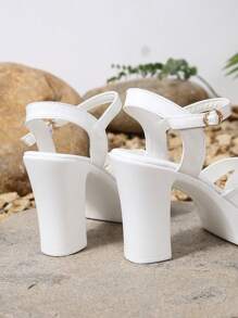 女士纯色漆皮系带高跟厚底露趾正装凉鞋，时尚百搭，适合派对、时装秀，让双腿看起来更长 - 白色 - 查看 3