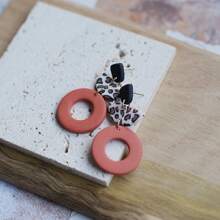 1 Pair Handmade Minimalist Spotted Embossed Embossed Clay Earrings, Suitable For Women's Daily Wear And Dates, Festival Gifts