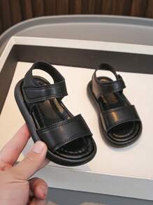 一双婴儿钩环设计皮革露趾凉鞋，适合男孩和女孩，软底舒适百搭凉鞋，平底防滑休闲沙滩鞋，男孩和女孩婴儿凉鞋夏季