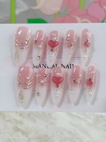 情人节指甲 10 件装长款细高跟水滴指甲贴，裸粉色渐变，搭配金线和心形设计，不均匀仿珍珠装饰，可爱少女，适合学生及所有年龄段，适合任何肤色，适用于派对、婚礼、生日、约会按压指甲美甲用品
